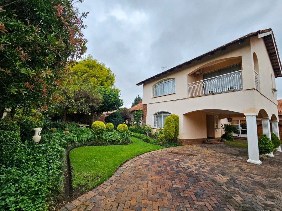 4 Bedroom Property for Sale in Van Der Hoff Park North West